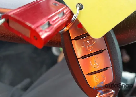 2020 Nissan Kicks Sr Xtronic Cvt from USA, damaged, VIN 3N1CP5DV8LL555770